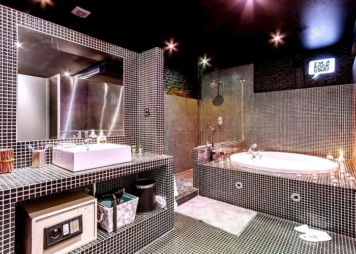 7Rooms7 Gran Via Smile Apartments